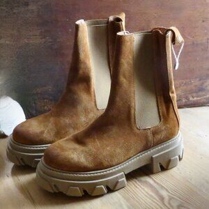 Brown Suede Platform Boots Made in Italy New Size EU 37